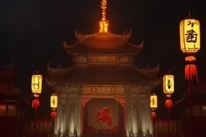 深蓝回响横版封面，深海探测器下潜时激起的蓝色光带